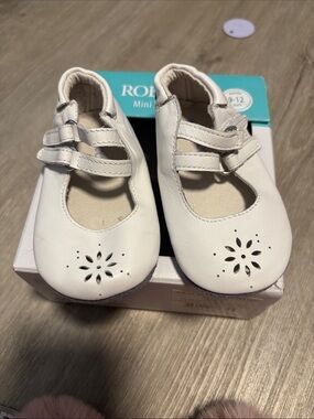 Robeez White Mary Jane Leather Baby Walker Shoes